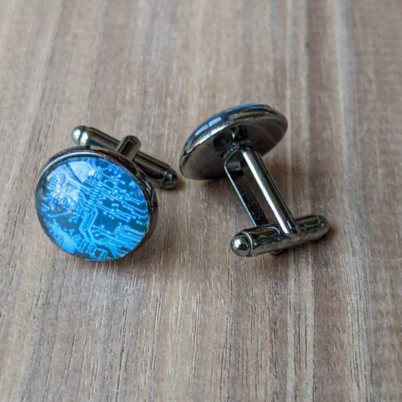 Glass Dome Cuff Links with Printed Circuit Boards in Blue, Shiny Gunmetal-Plated - Picture 13 of 16